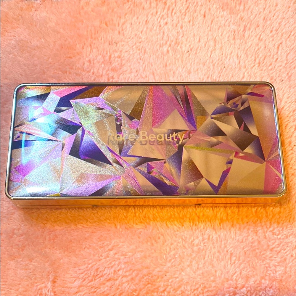 Selena Gomez Rare Beauty Magnetic Spirit Eyeshadow Palette